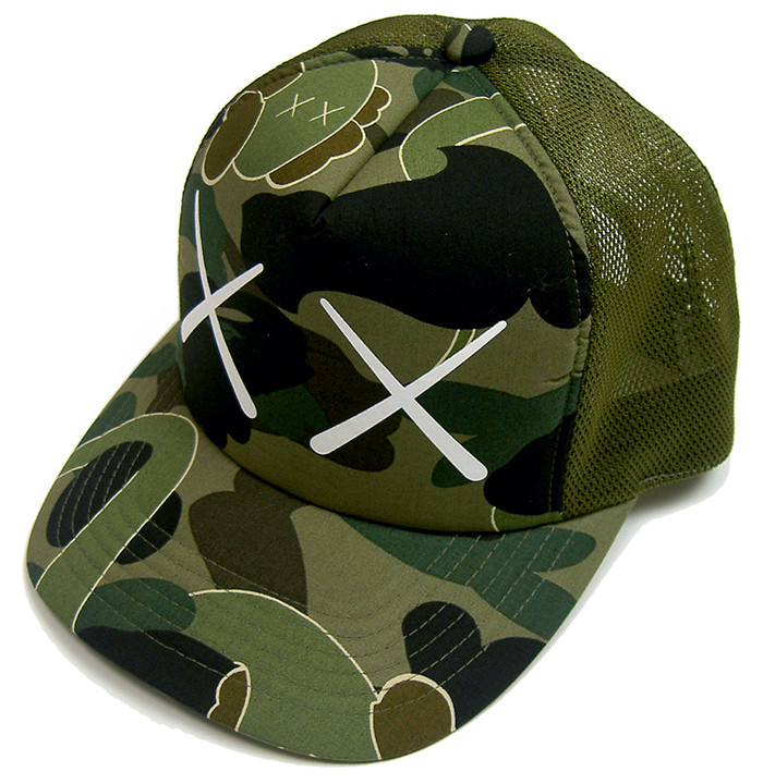 KAWS聯(lián)名BAPE帽子